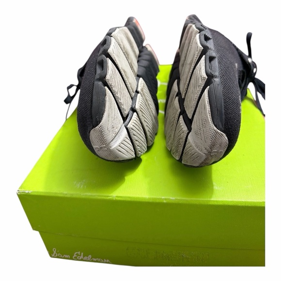 On Running Women’s Black Athletic Shoes. On Cloud X Running Sneakers - Picture 9 of 10